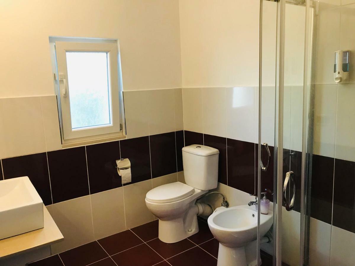 Vila Milo Apartment Vuno Bagian luar foto
